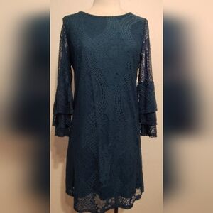 Sz S (2/4) Green/blueish lace dress